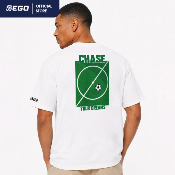 Second image of TS035 เสื้อยืดโอเวอร์ไซส์ "CHASE YOUR DREAMS" สีขาวผ่อง