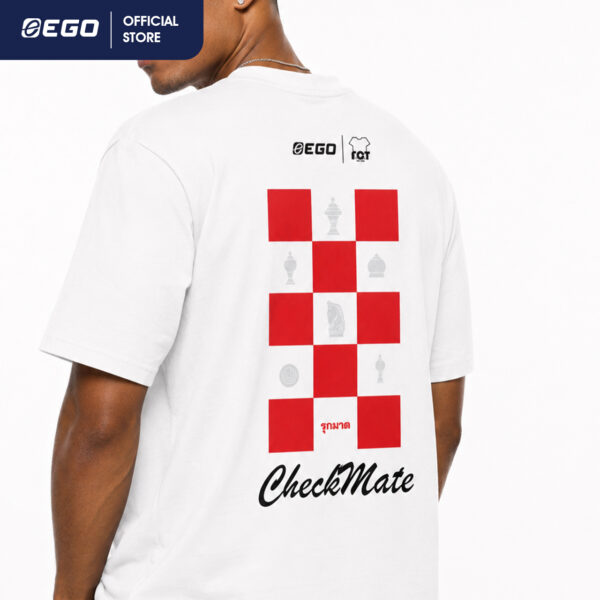 TS022 เสื้อยืดโอเวอร์ไซส์ "CHECKMATE" สีขาวผ่อง